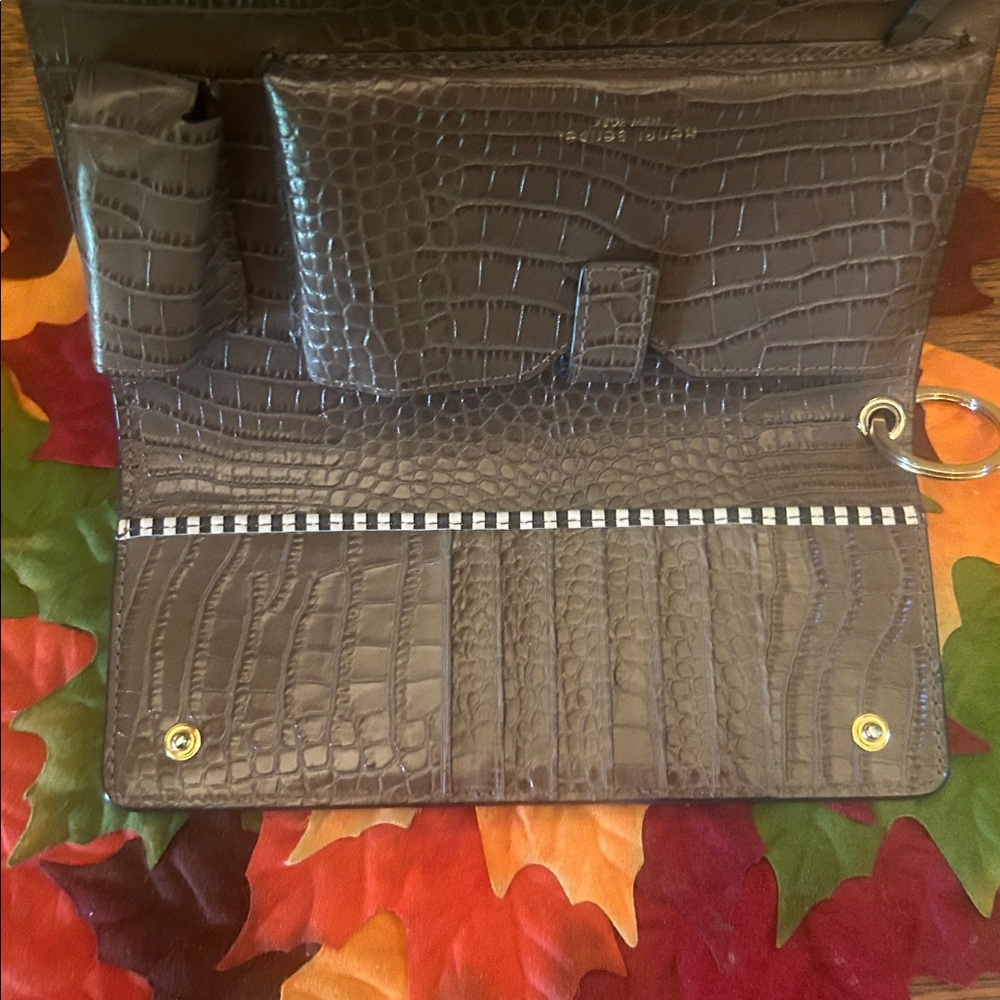 Henri Bendel Croc Embossed Leather Clutch/Wallet/Wristlet - Picture 13 of 13